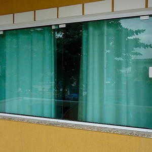 Instalação de janela de vidro temperado